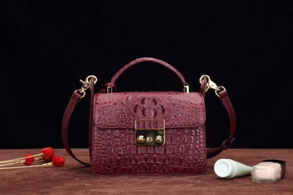 Crocodile Leather Metropolis Chain Crossbody Messenger Bags For Women - Image 8