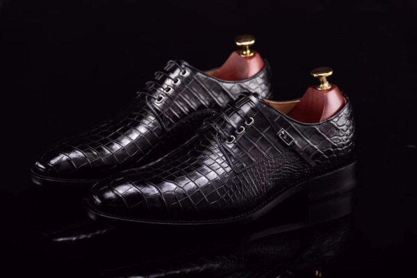 Lace-Up Shoes In Black Crocodile Skin Leather - Image 7