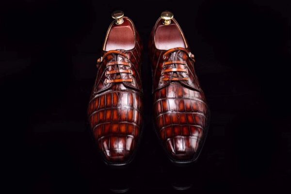 Lace-Up Shoes In Retro Brown Crocodile Skin Leather