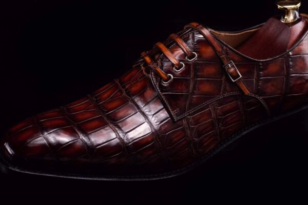 Lace-Up Shoes In Retro Brown Crocodile Skin Leather - Image 4