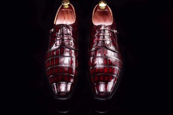 Lace-Up Shoes In Wine Red Crocodile Skin Leather - Image 2