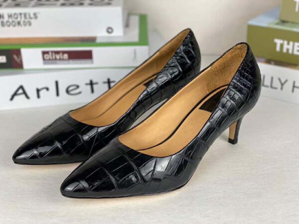 Women's Crocodile Leather  Low Heel Dress Shoes - Image 3